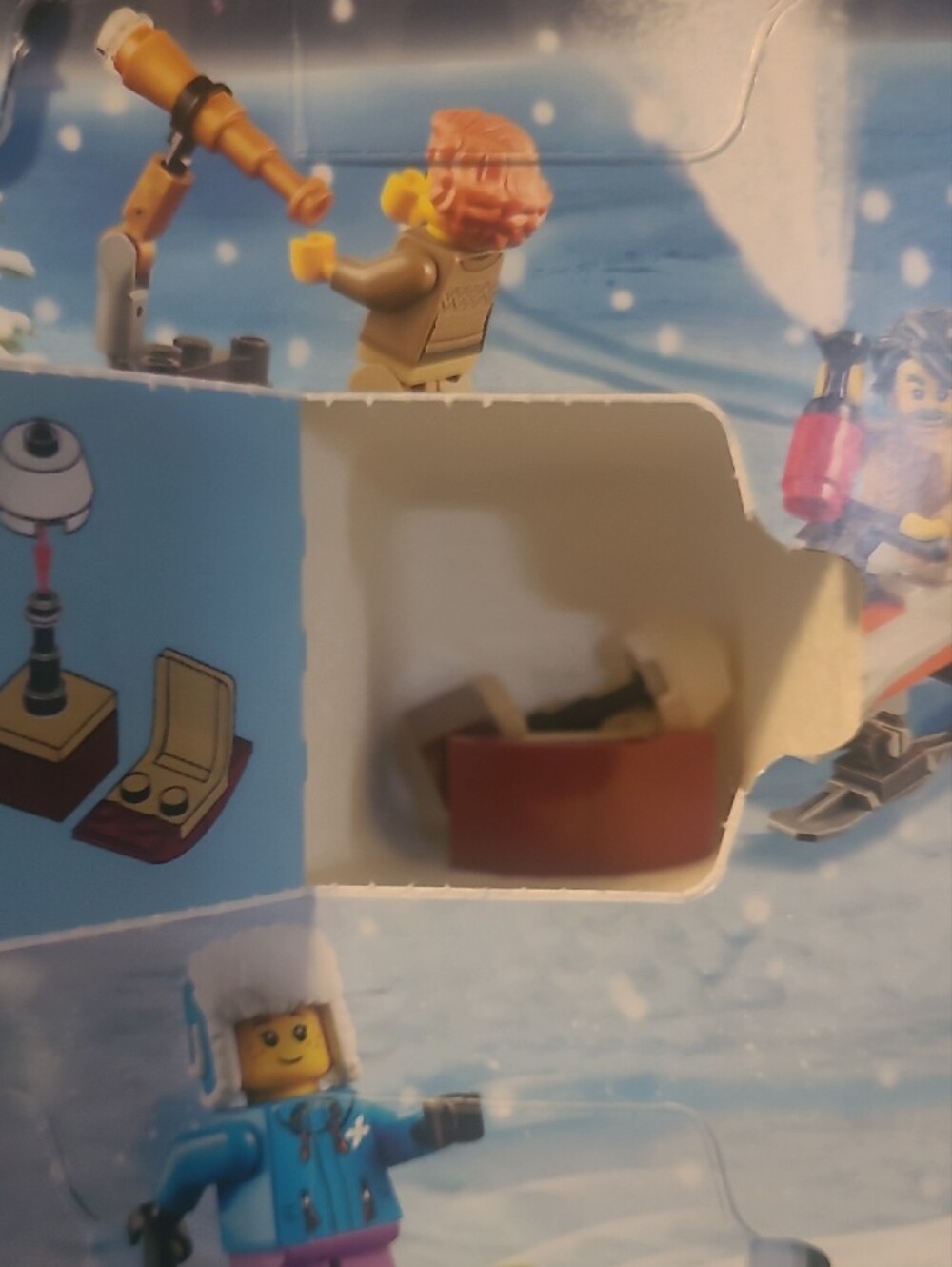 2019 LEGO City Advent Calendar 60235 - Picture 7 of 7